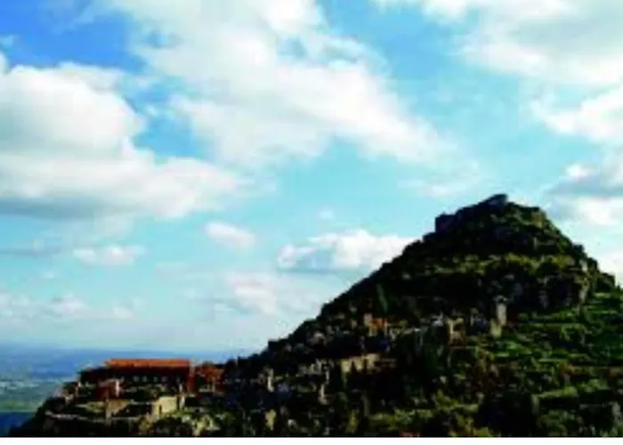 Mystras Inn